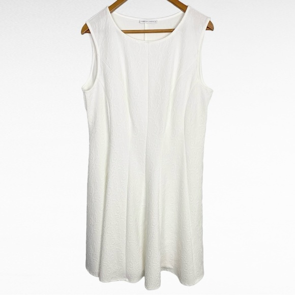 Sandra Darren | White Textured Faux Embroidery Sleeveless Pleated Dress - Picture 1 of 4